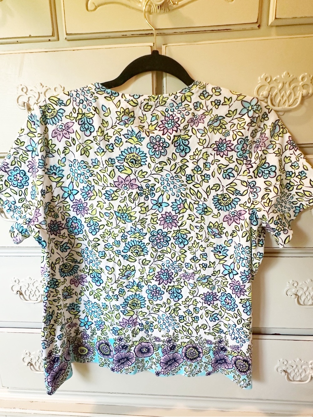 Kim Rogers White Floral Short-Sleeve Tee with Blue, Purple & Green Print - Picture 4 of 4